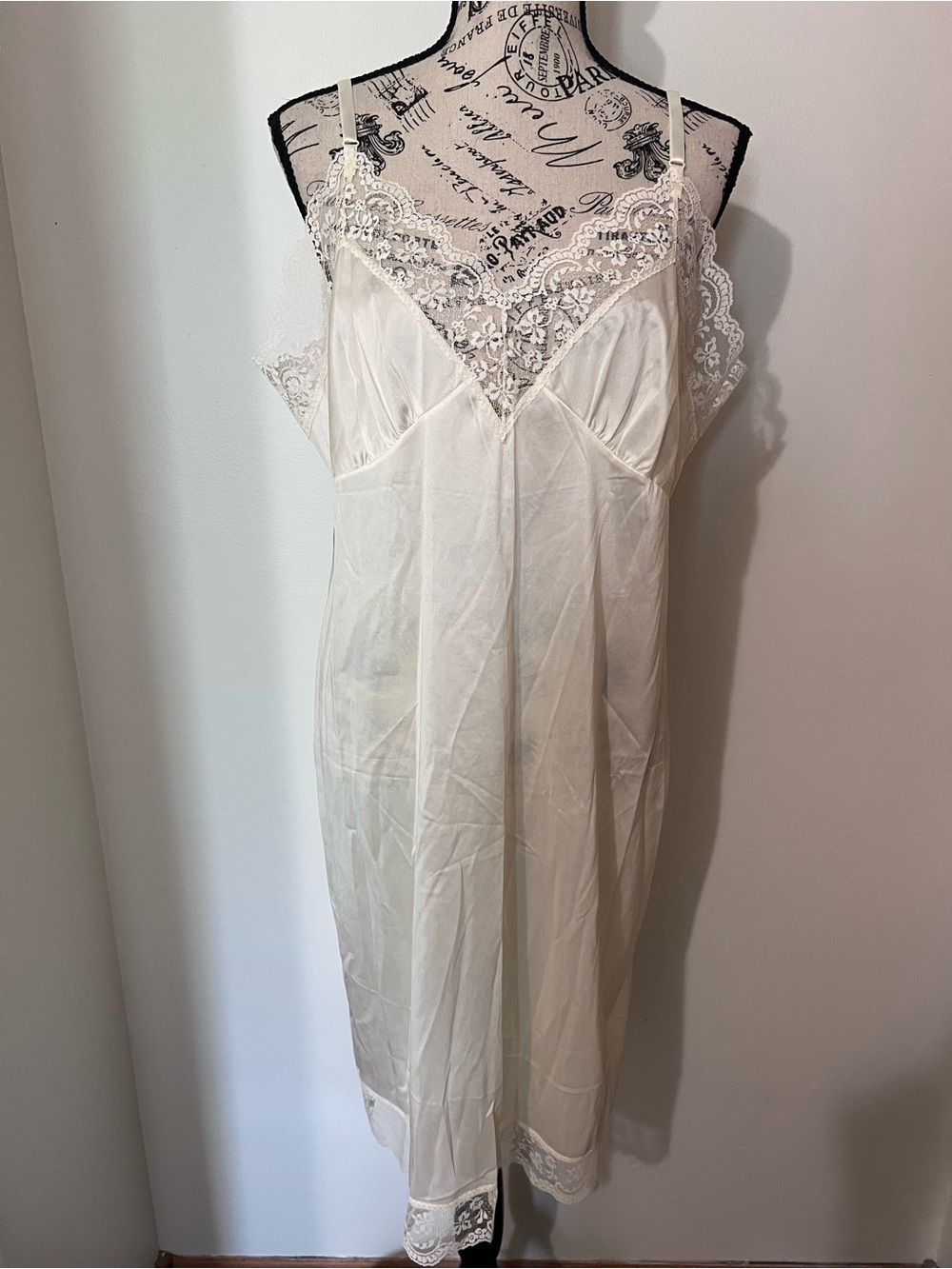 Vintage Sliperfection White Lace Trim Full Slip Dress Size 40 M USA Made
